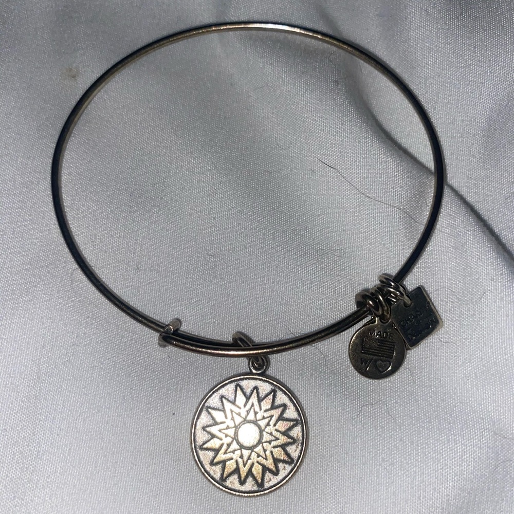 Retired 2014 Alex and Ani Silver New Beginnings Bracelet